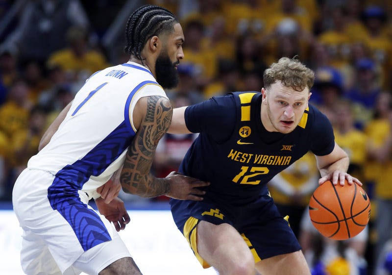 Damian Dunn defense on DeVries in Backyard Brawl