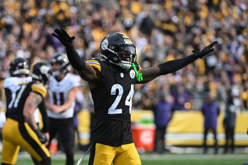 Joey Porter with hands out