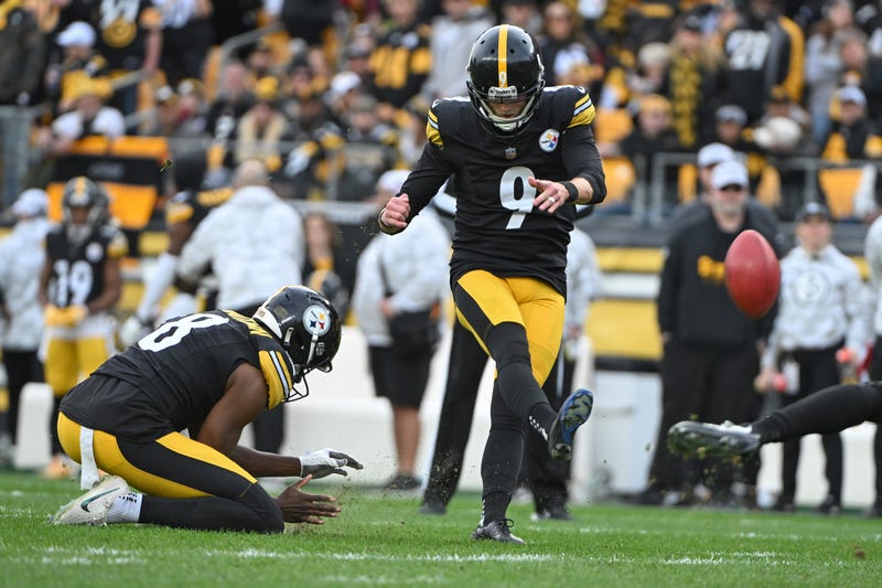 Chris Boswell kicking