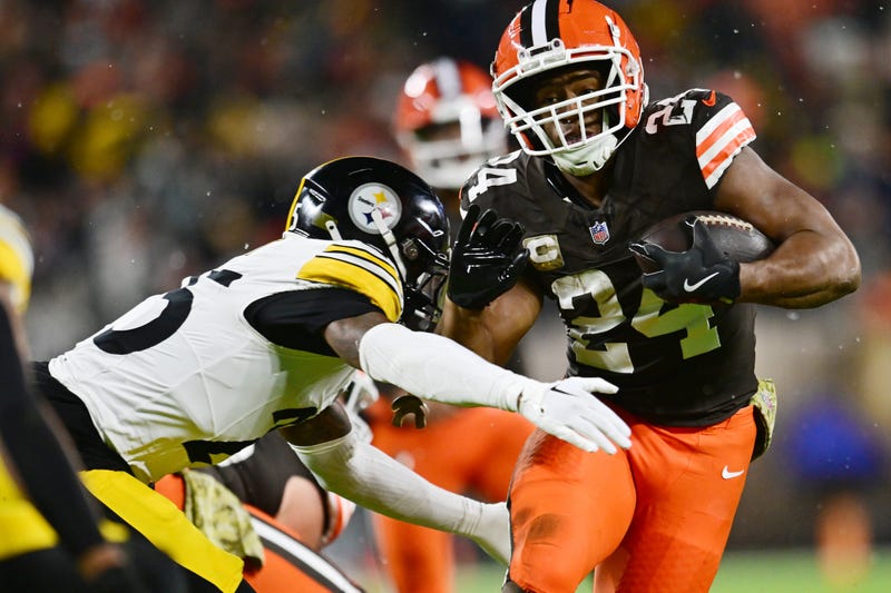 Nick Chubb running