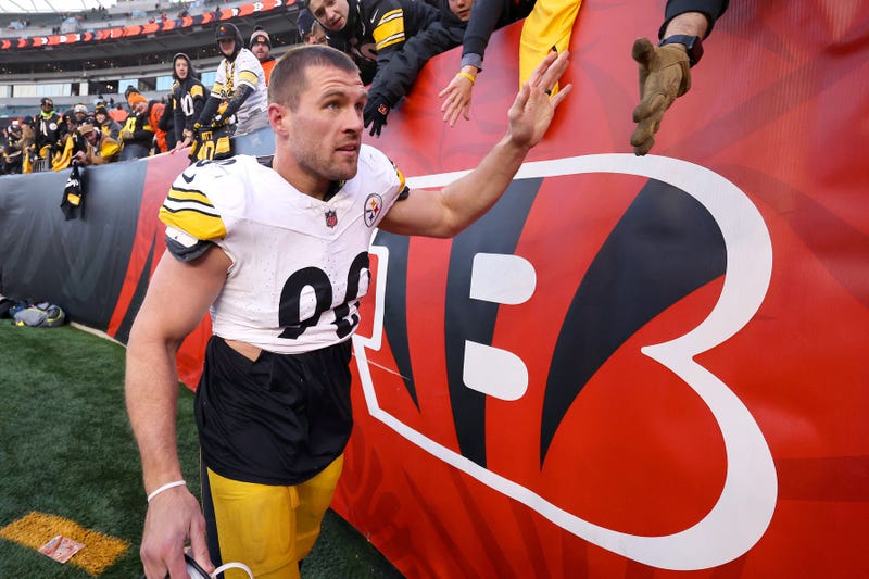 TJ Watt with Steelers fans in Cincinnati