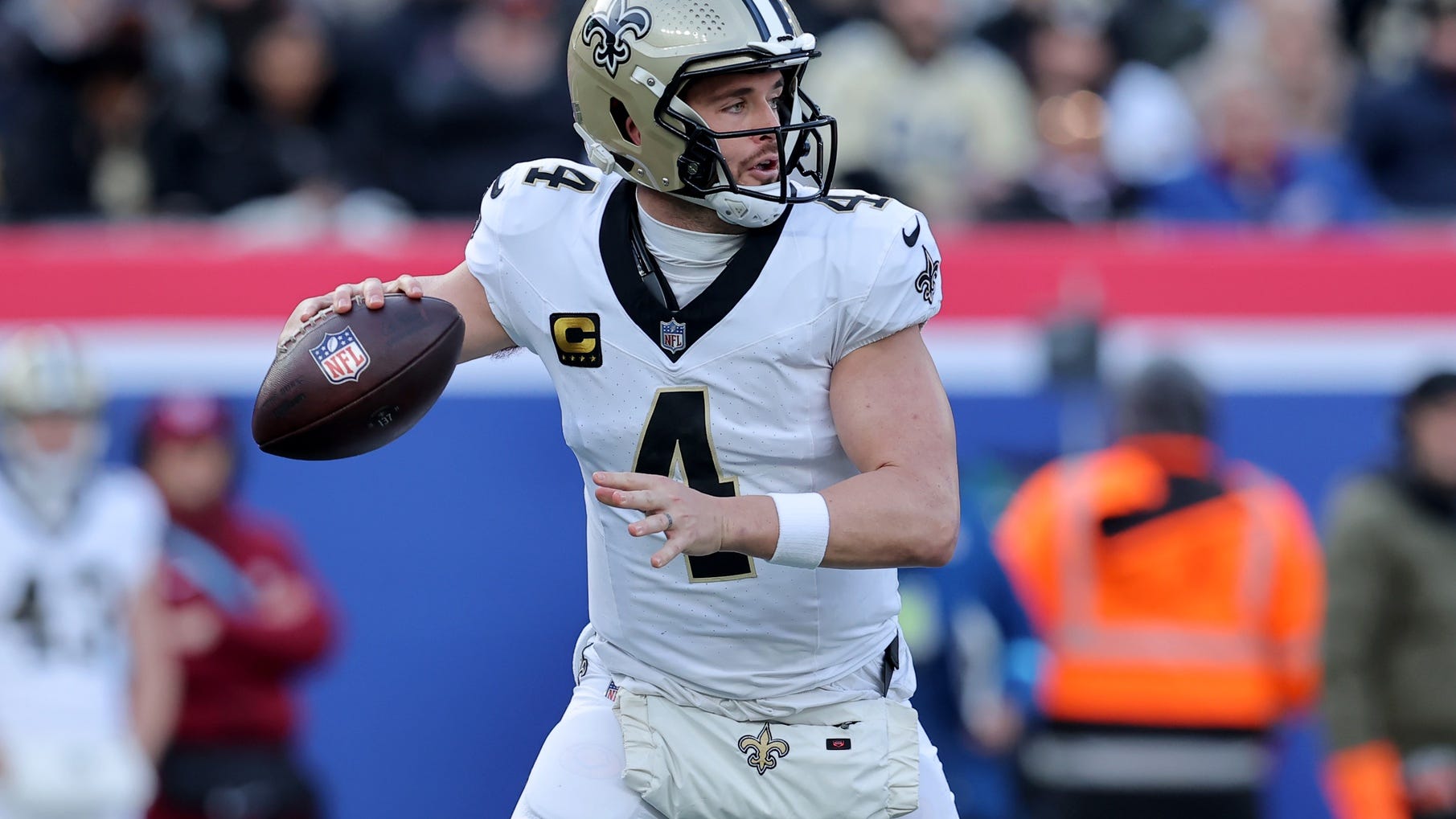 Saints QB Derek Carr retiring from NFL due to shoulder issue; see full statement