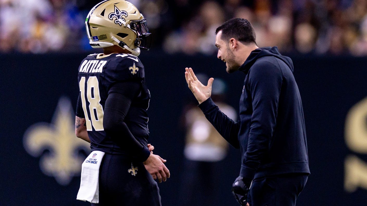 Why are Saints keeping door open for injured QB Derek Carr's return? Darren Rizzi explains