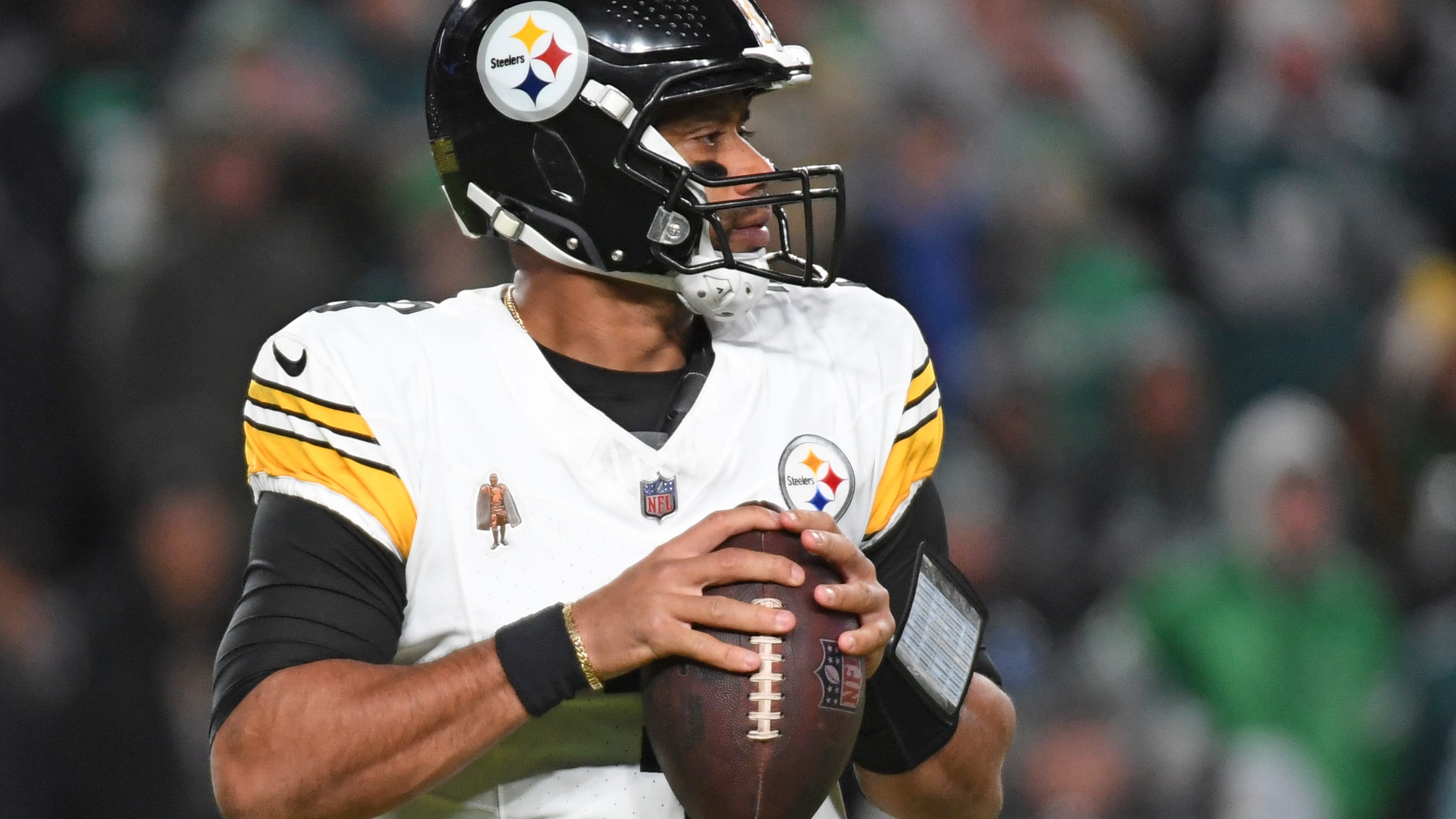 Staff Picks For NFL Week 16 Action | BetQL