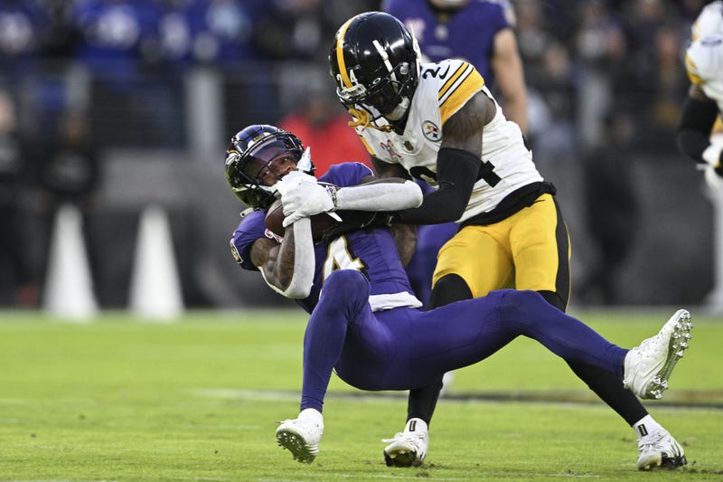 Joey Porter making a tackle against the Ravens