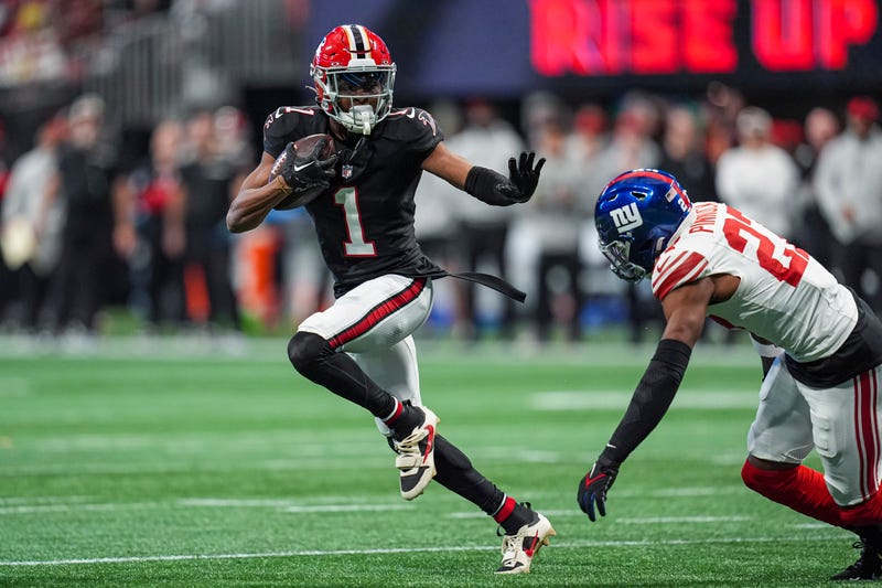 Atlanta Falcons wide receiver Darnell Mooney (1)