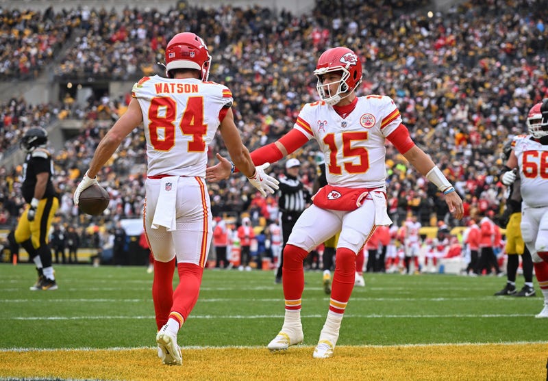 Patrick Mahomes celebrating with Justin Watson