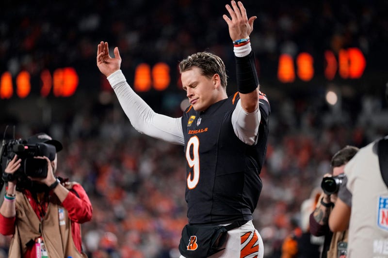 Joe Burrow with hands in the air