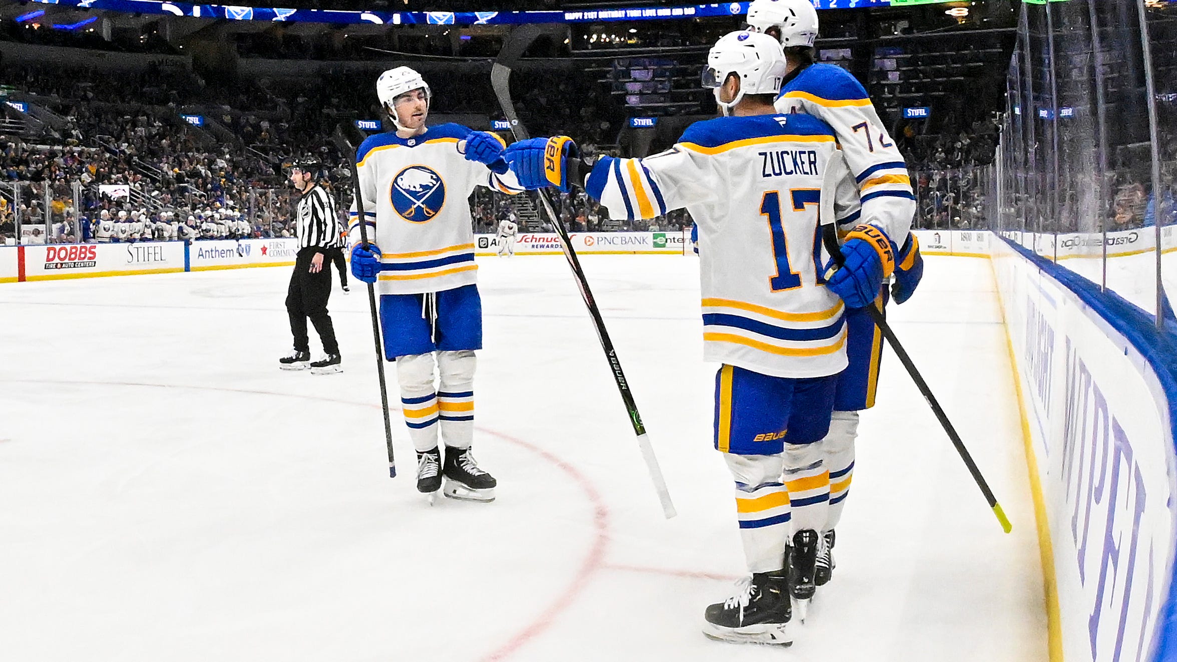 Sabres double up Blues, win third game in-a-row