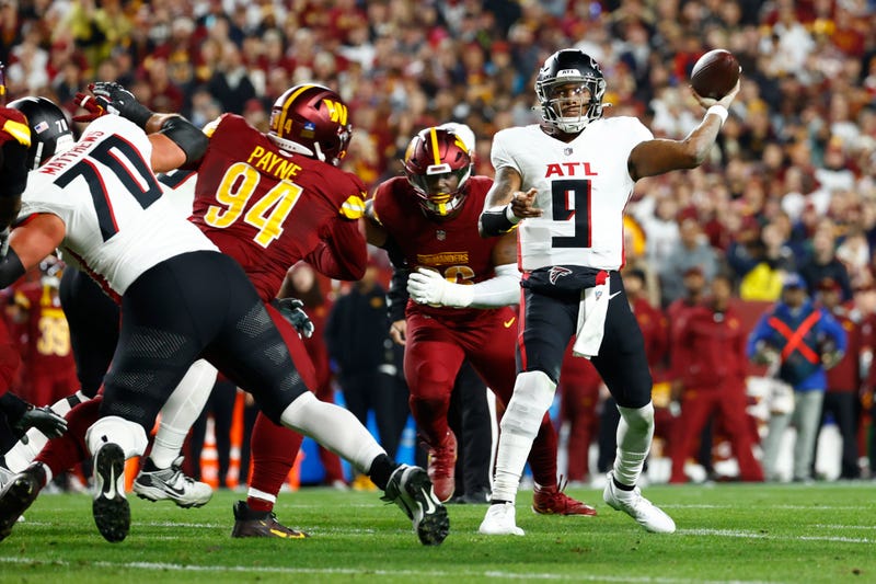Atlanta Falcons quarterback Michael Penix Jr. (9) throws the ball against the Washington Commanders 