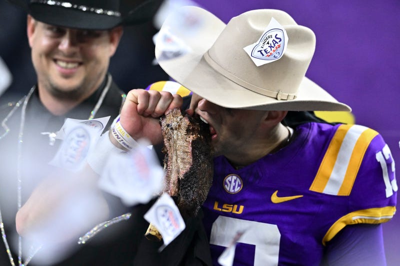 LSU quarterback Garrett Nussmeier