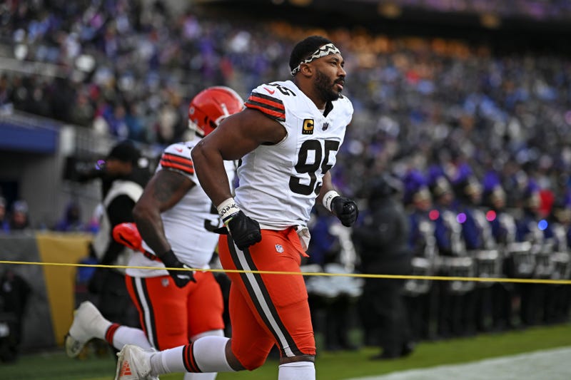 Jan 4, 2025; Baltimore, Maryland, USA; Cleveland Browns defensive end Myles Garrett (95) warms up before the game against the Baltimore Ravens at M&T Bank Stadium.