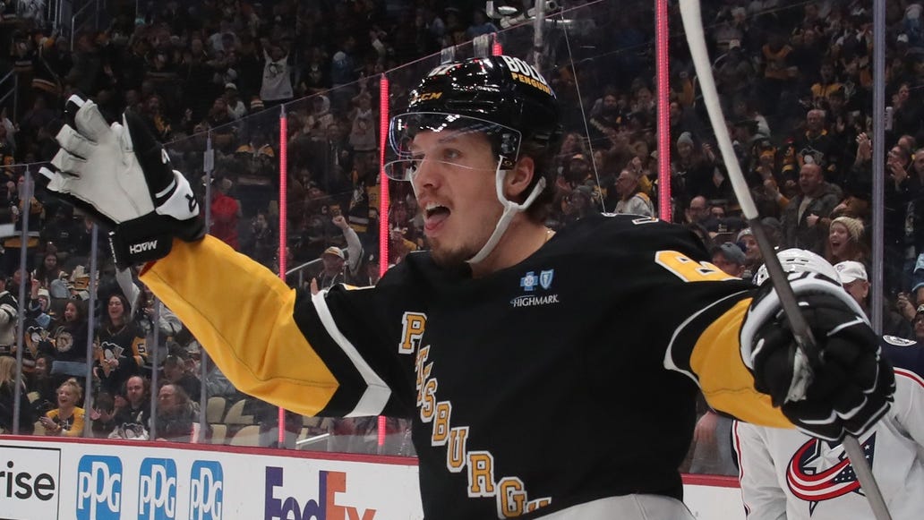 Pens keep Rickard Rakell