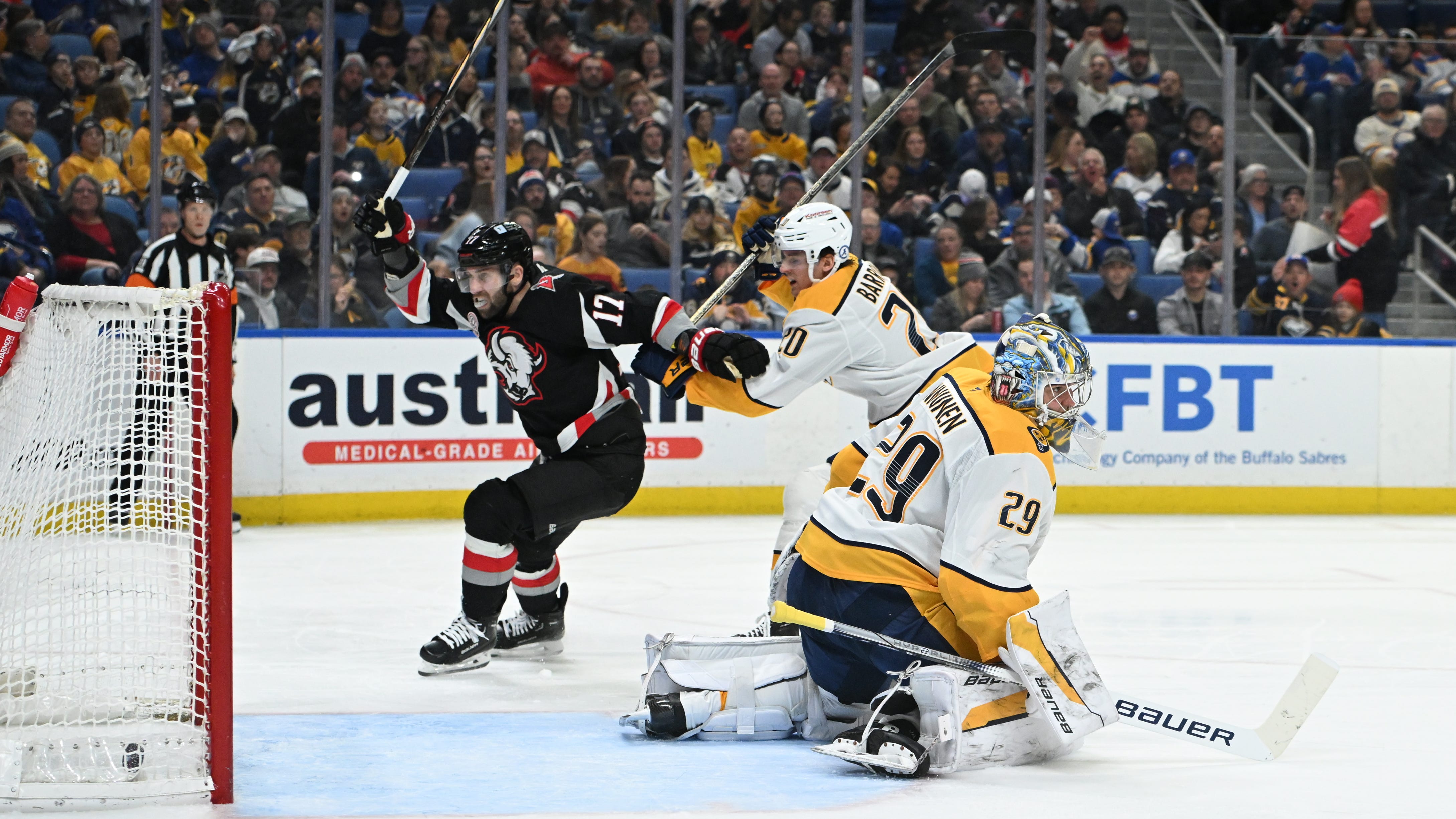 Kulich helps lift Sabres to 4-3 win over Predators