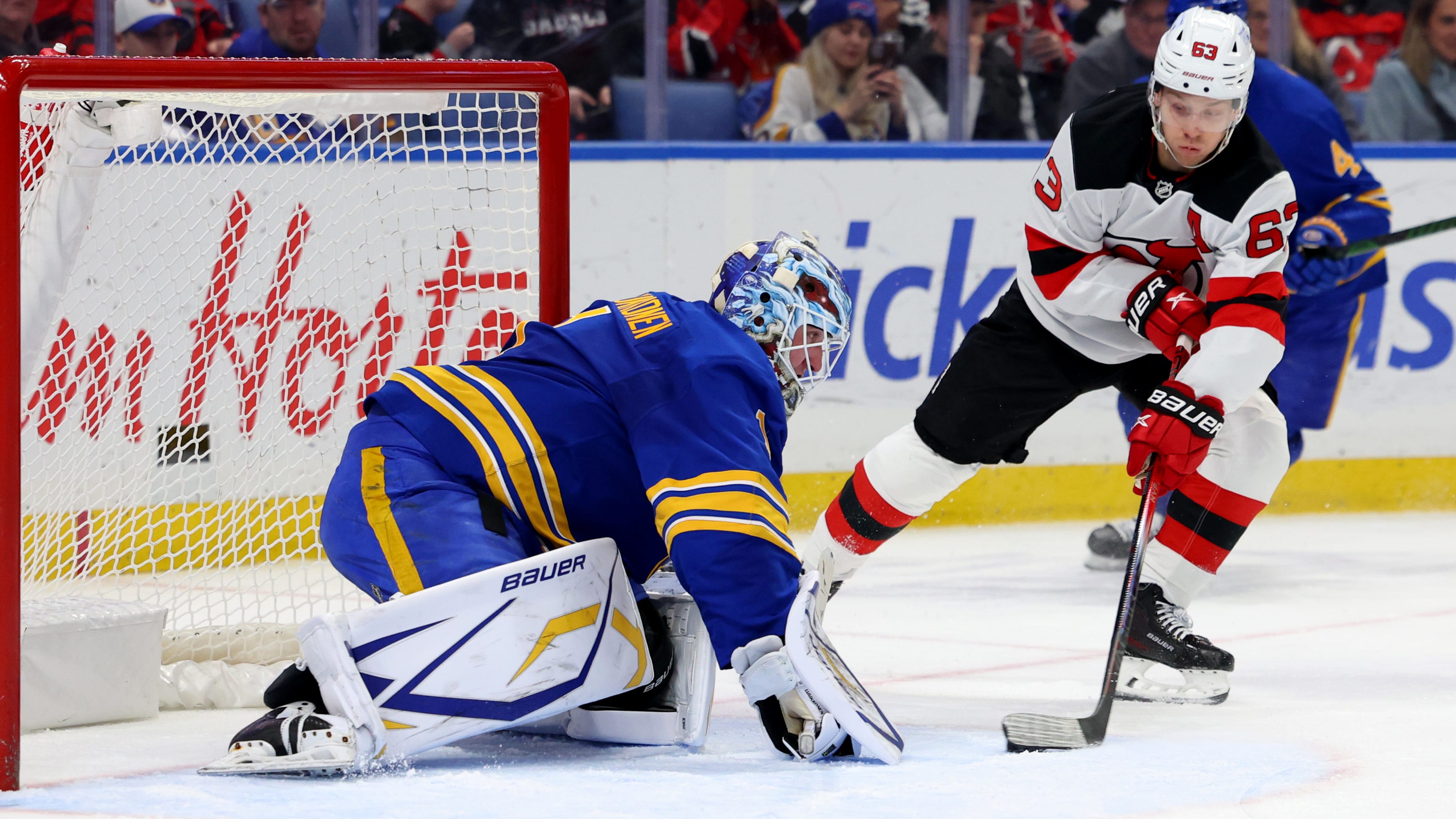 Sabres survive late push from Devils to win third-straight game
