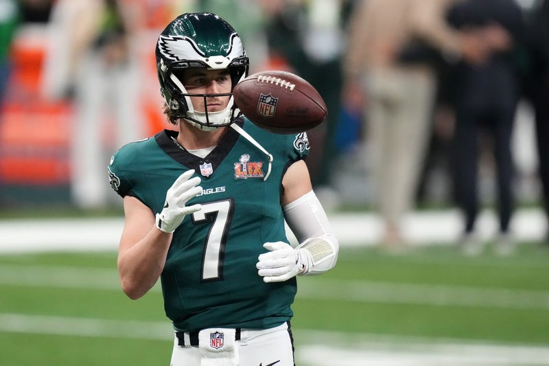 Philadelphia Eagles quarterback Kenny Pickett practices before Super Bowl LIX against the Kansas City Chiefs.