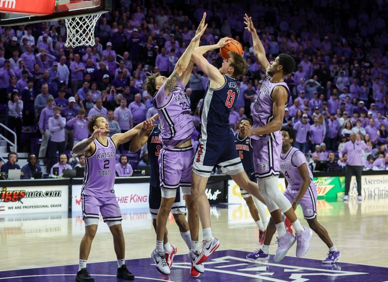 Wildcat win streak continues with win over nationally ranked Arizona