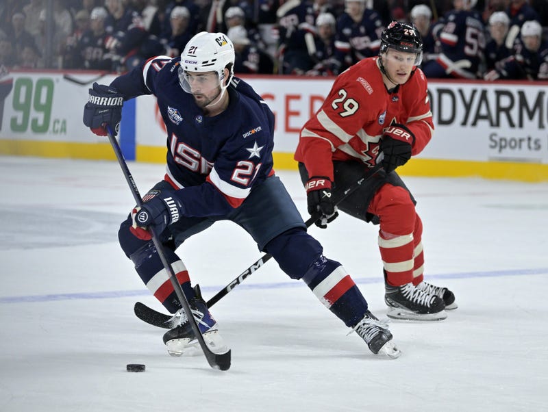 Dylan Larkin against MacKinnon in 4 Nations Face-Off