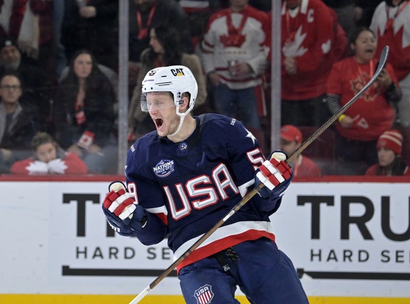 Jake Guentzel celebrates goal