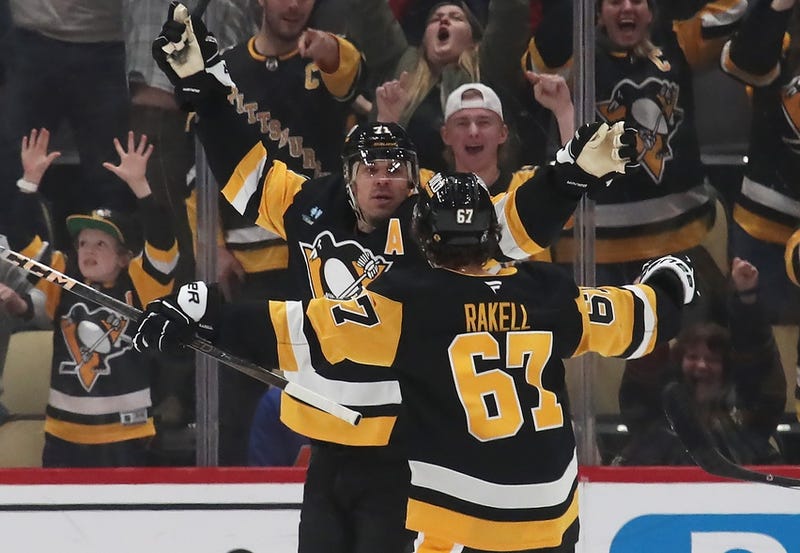 Evgeni Malkin celebrates after OT winner