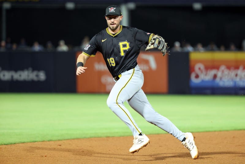 Jared Triolo moving to field a ball