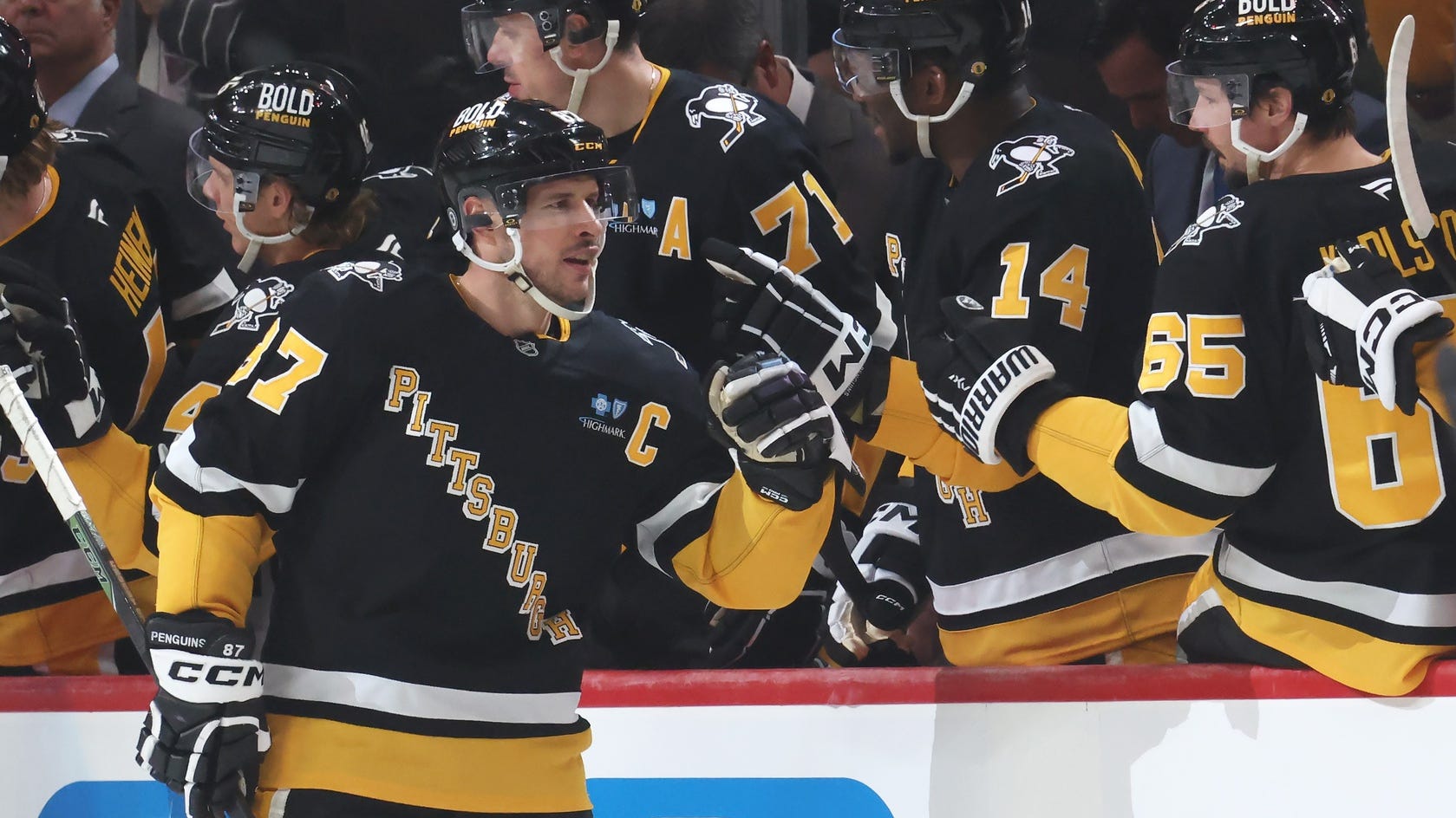 Crosby continues to show younger players how to play the game