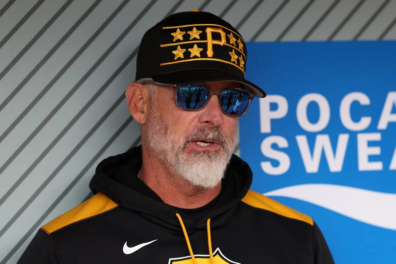 Derek Shelton in dugout with Pirates