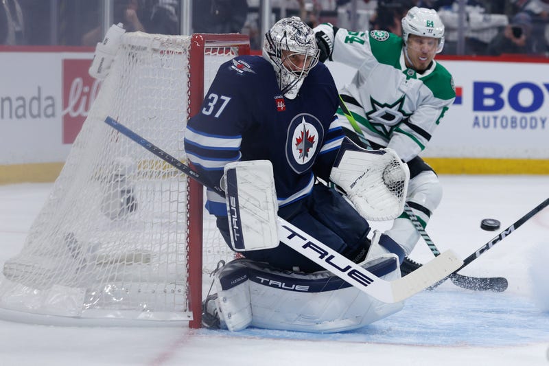 Connor Hellebuyck