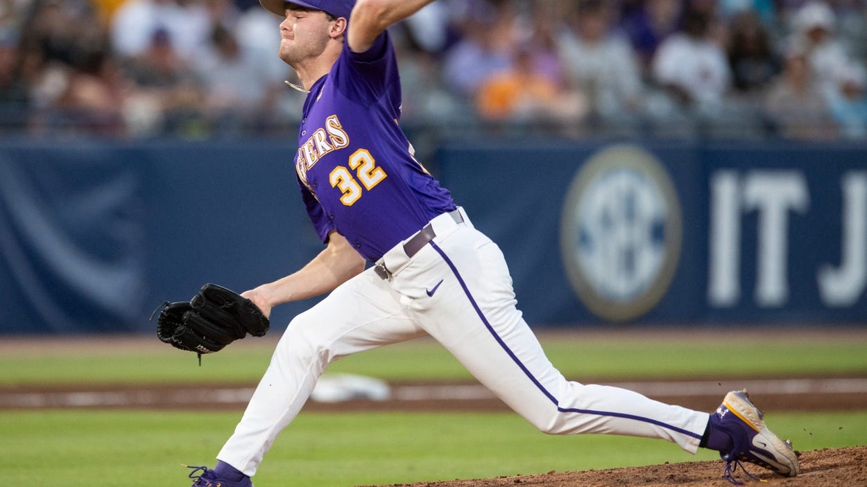 Kade Anderson dominant as LSU hangs on to beat Texas A&M in SEC Tournament opener