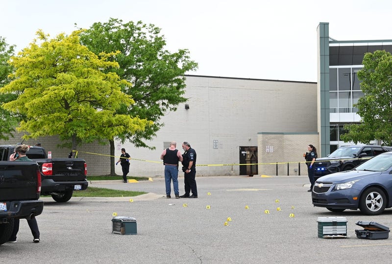 mall shooting scene