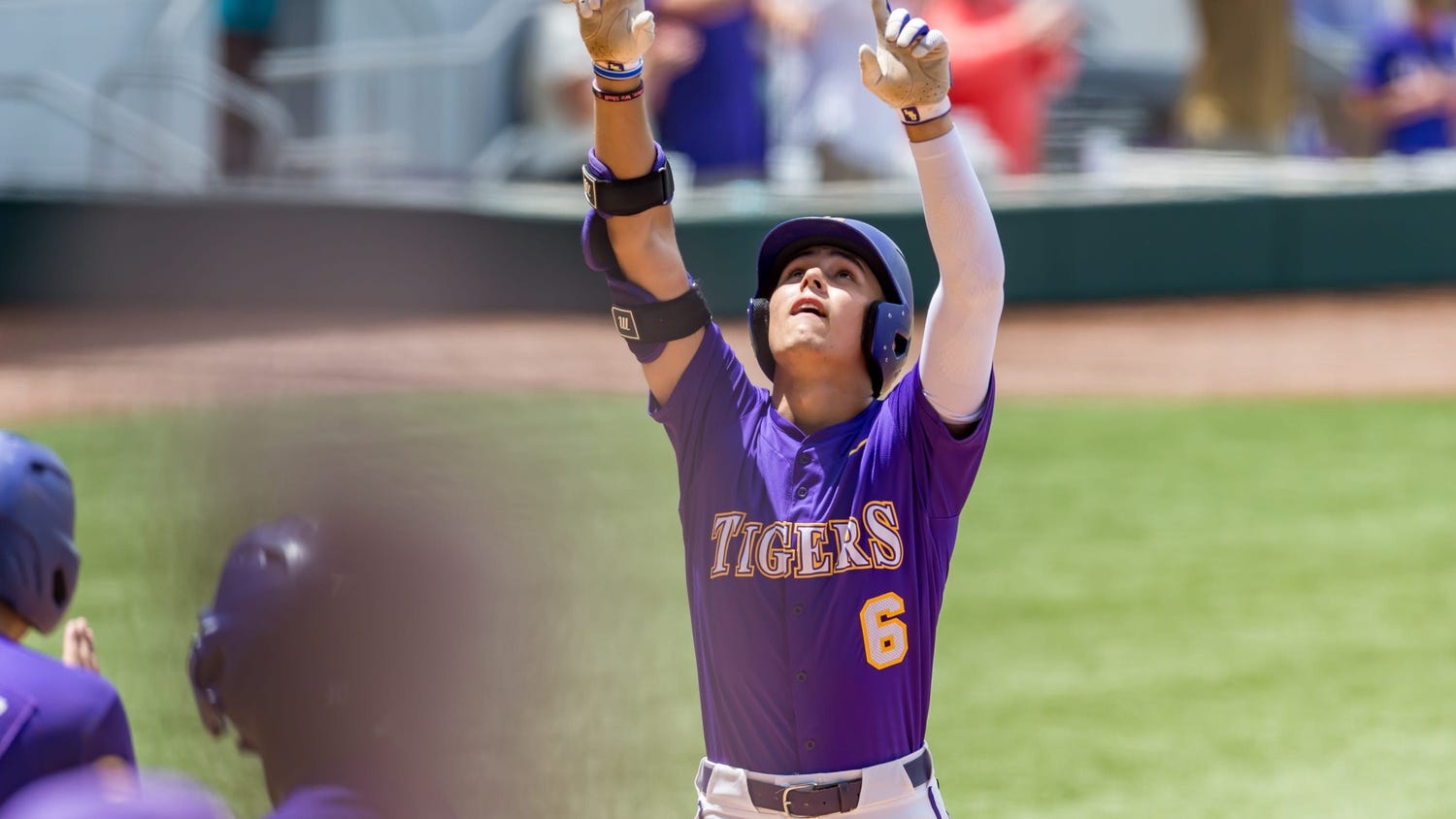 LSU offense explodes in Super Regional blowout of West Virginia; Game 2 Sunday