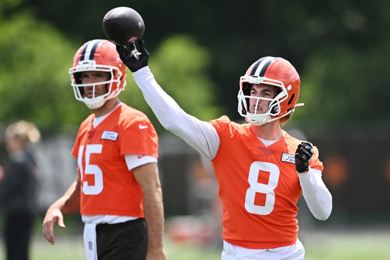 Jun 10, 2025; Berea, OH, USA; Cleveland Browns quarterback Kenny Pickett (8) throws a pass as quarterback Joe Flacco (15) looks on during minicamp at CrossCountry Mortgage Campus