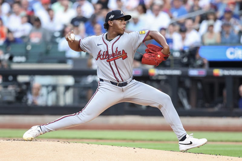 Atlanta Braves starting pitcher Didier Fuentes