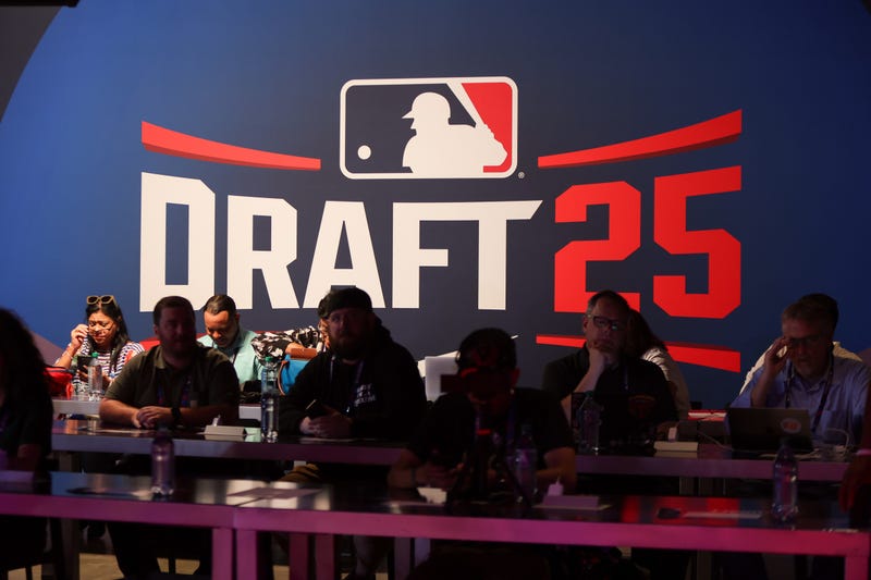 MLB Draft sign