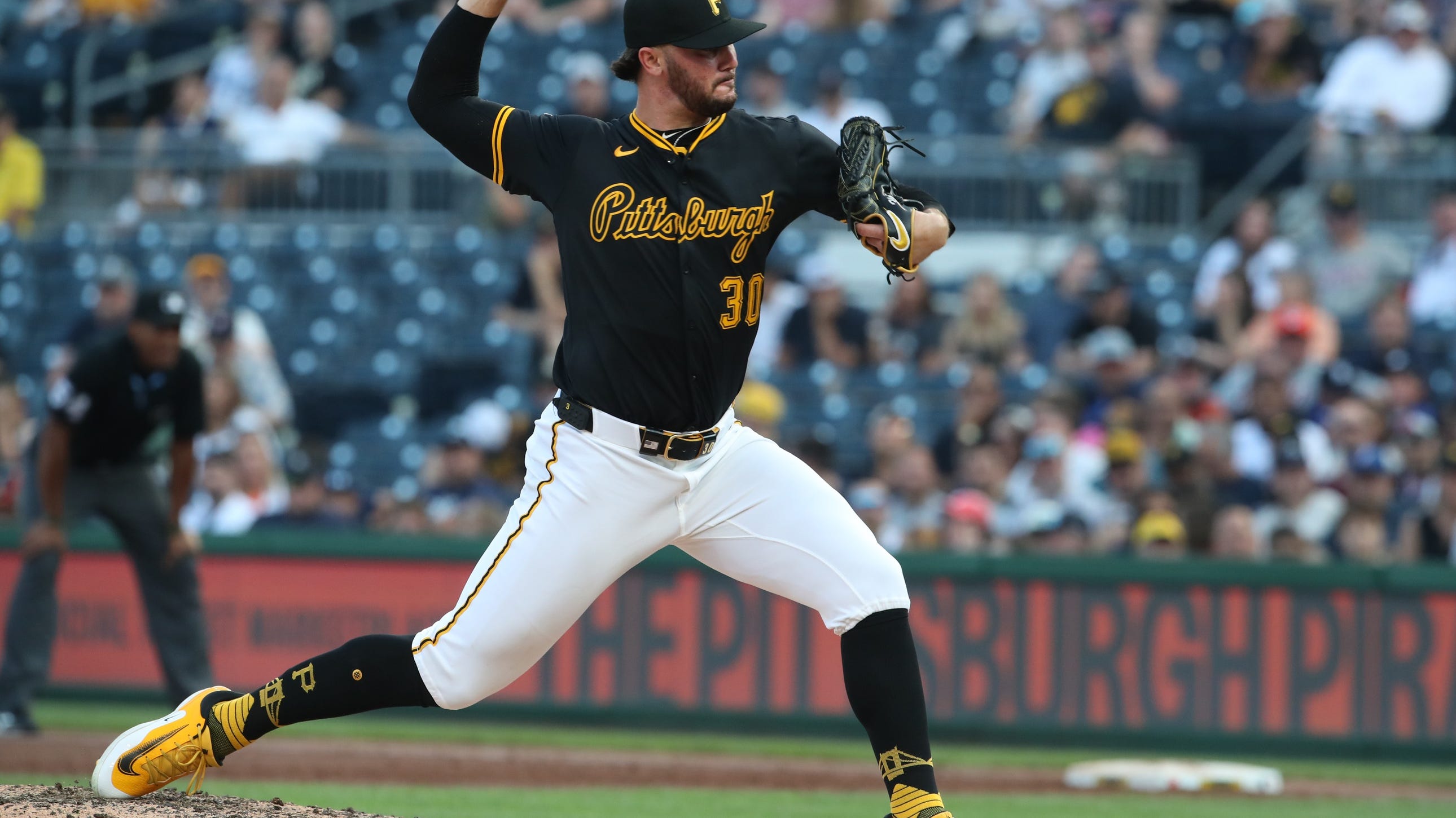 Paul Skenes named National League Pitcher of the Month