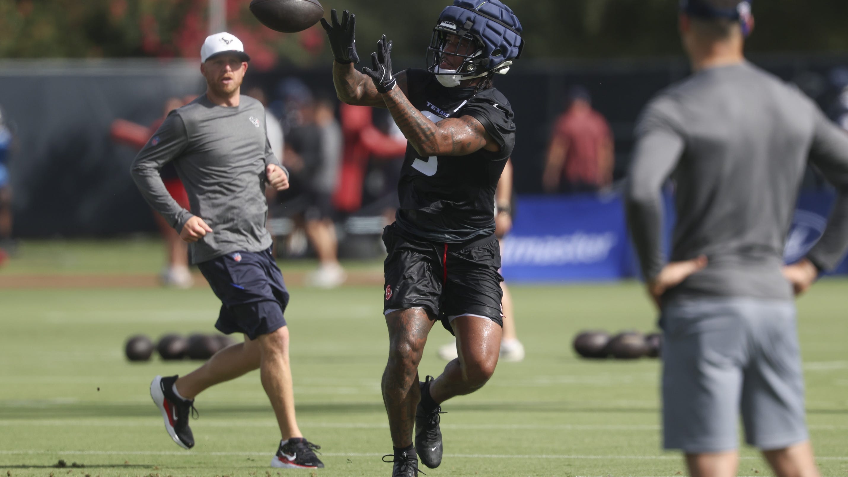 Texans TE Brevin Jordan placed on injured-reserve list with season-ending knee injury