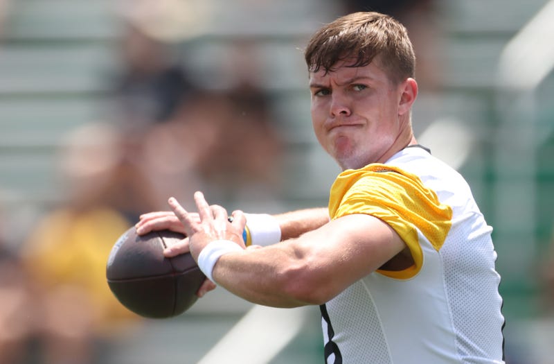 Will Howard throwing