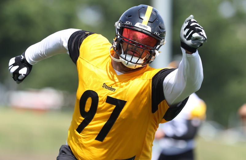 Cam Heyward working in practice