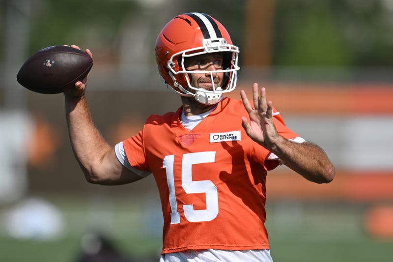 Jul 26, 2025; Berea, OH, USA; Cleveland Browns quarterback Joe Flacco (15) throws a pass during training camp at CrossCountry Mortgage Campus. Mandatory Credit: Ken Blaze-Imagn Images