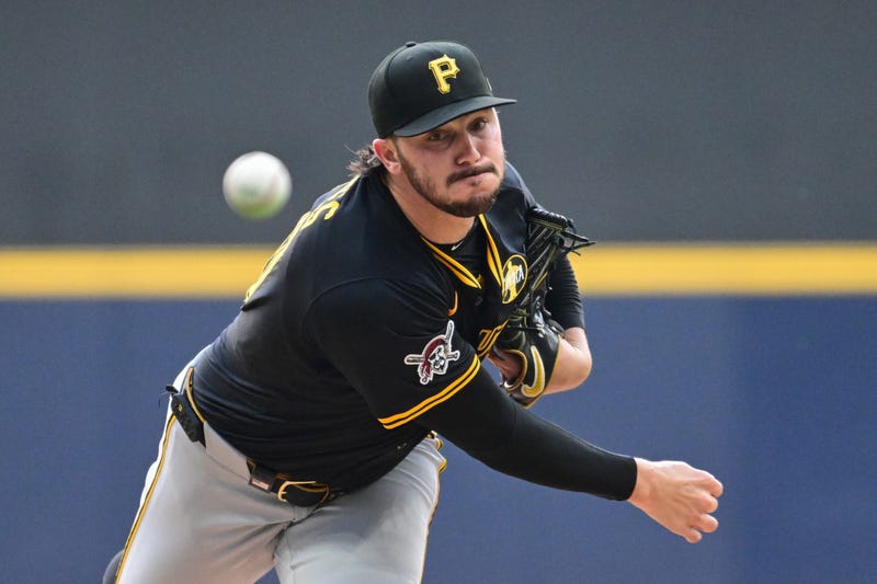 Paul Skenes throwing