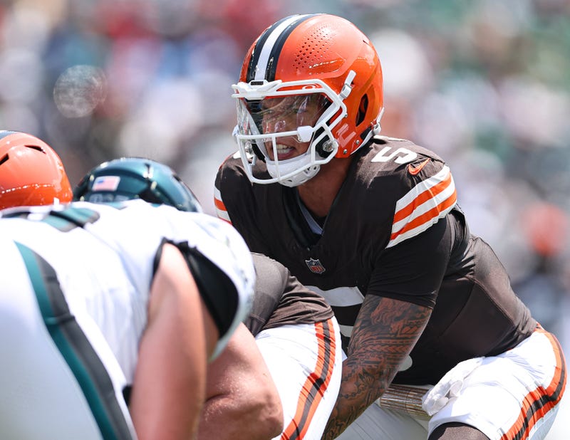 Aug 16, 2025; Philadelphia, Pennsylvania, USA; Cleveland Browns quarterback Dillon Gabriel (5) under center against the Philadelphia Eagles during the first quarter at Lincoln Financial Field.