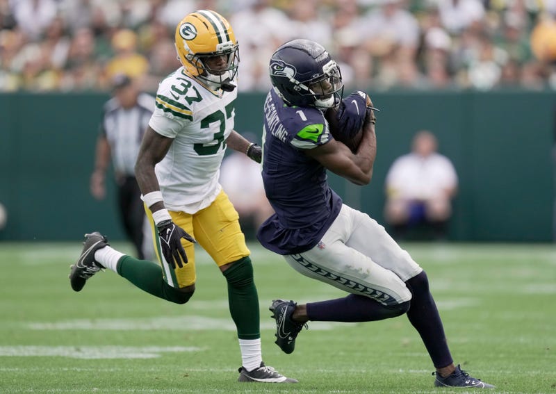 Marques Valdes-Scantling with Seattle