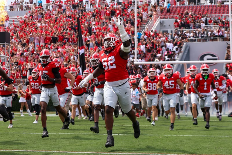 Georgia Bulldogs defensive lineman Christen Miller