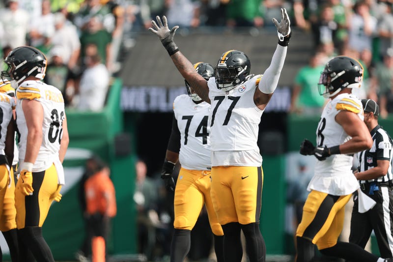 Broderick Jones celebrating