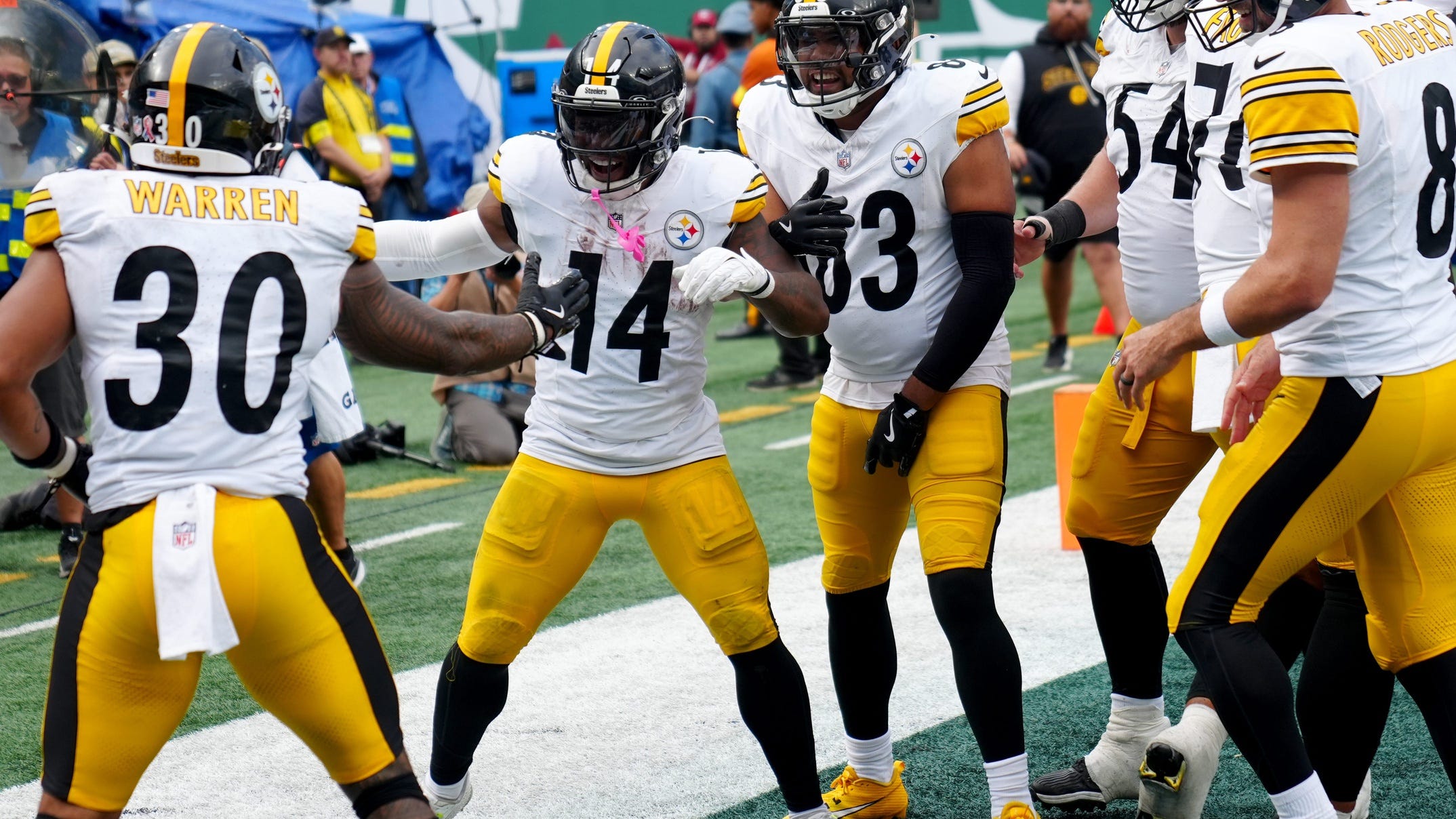 Fan Four Steelers-Ramsey stop, Gainwell, Cam contract, best quotes