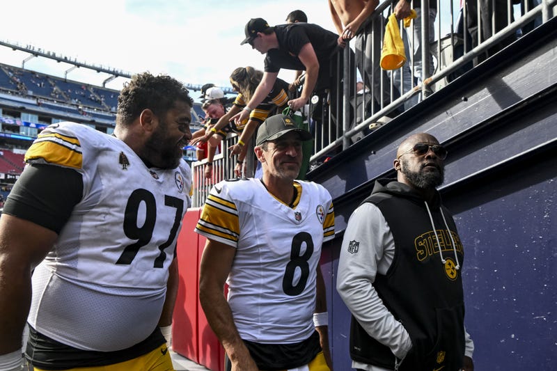 Aaron Rodgers Cam Heyward and Mike Tomlin walking together