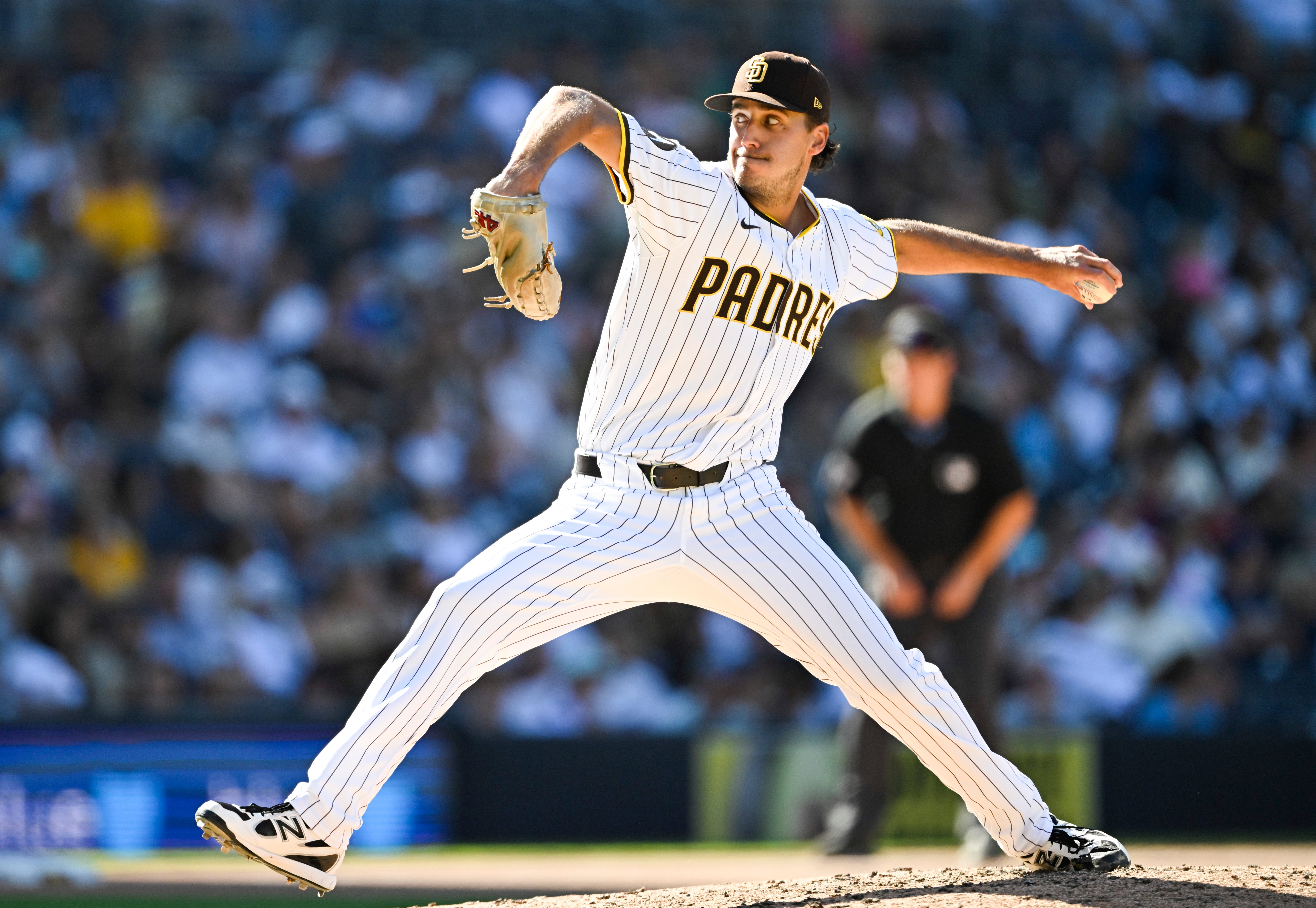 Padres re-sign Kyle Hart to one-year deal