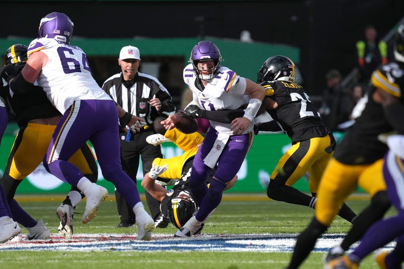 Payton Wilson and DeShon Elliott bringing pressure