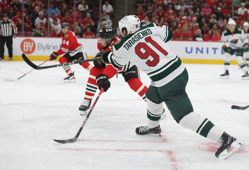 Minnesota Wild right wing Vladimir Tarasenko (91) scores during the second period against the Chicago Blackhawks at United Center.
