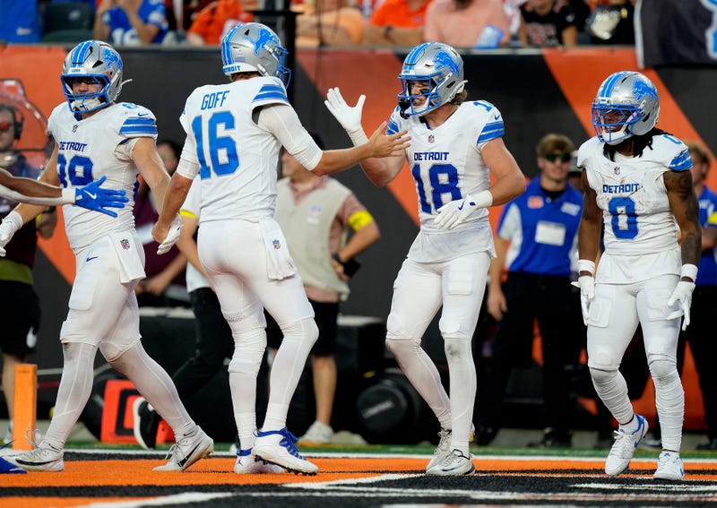 Jared Goff, Isaac TeSlaa